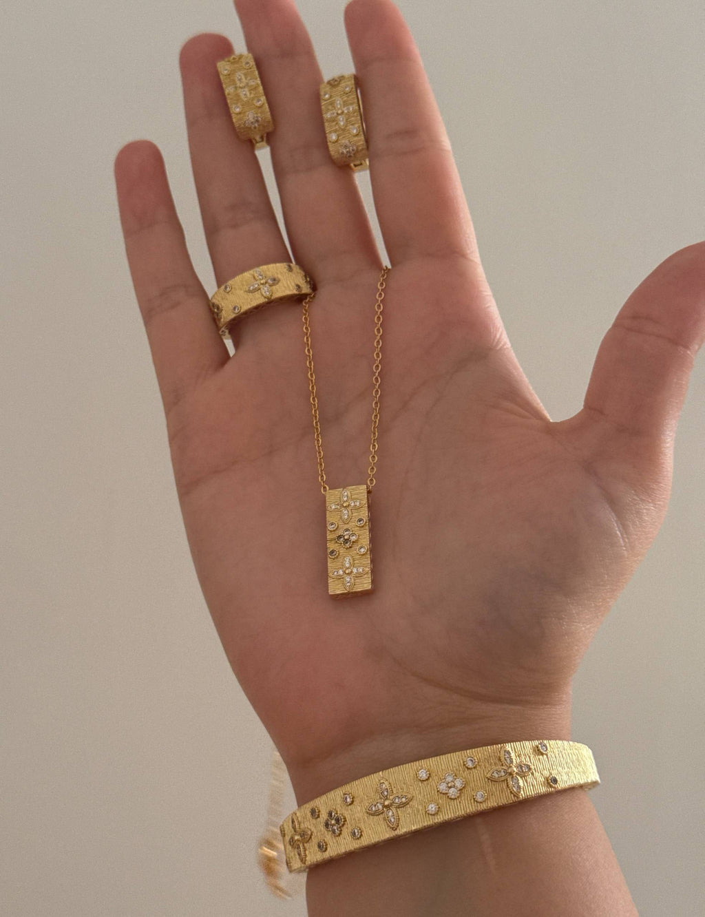 Parure Roberto – طقم 4 قطع